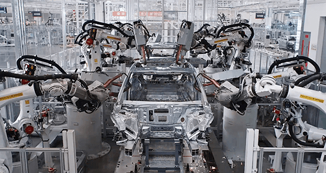 76秒下線一臺(tái)SU7！小米汽車工廠登上《新聞聯(lián)播》